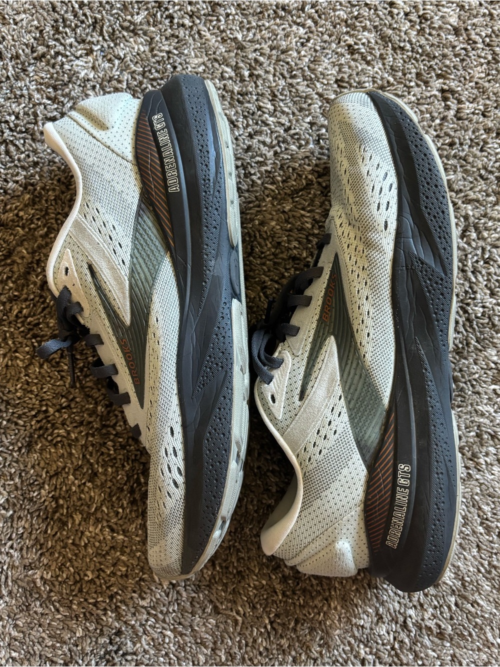 Brooks Women’s Adrenaline GTS 24 Running Shoes in Sea Foam - Picture 6 of 11